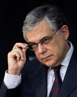 Stire din Actualitate : "Nu poate fi exclusă o planificare  a ieșirii Greciei din zona euro"