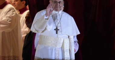 Stire din Actualitate : Prima slujbă oficiată de Papa Francisc în Capela Sixtină