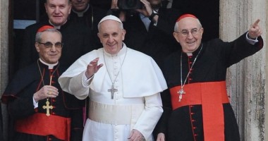 Stire din Diverse : Papa Francisc, DAT ÎN JUDECATĂ de șapte foști preoți catolici