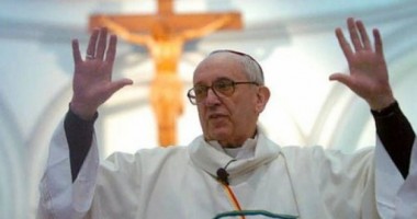 Stire din Actualitate : Papa Francisc denunță un sistem economic care are ca idol banul