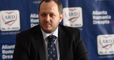 Stire din Politică-Administrație : Adrian Papahagi lasă PDL pentru Mișcarea Populară