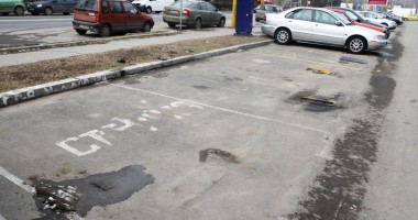 Stire din Politică-Administrație : Cine riscă să fie penalizat pentru taxa de parcare