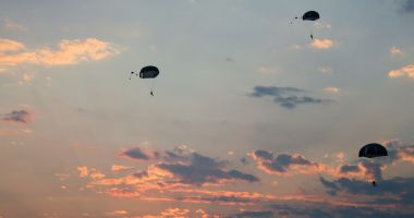 Elita Armatei României. Zi specială pentru PARAȘUTIȘTII MILITARI / Galerie Foto - 2