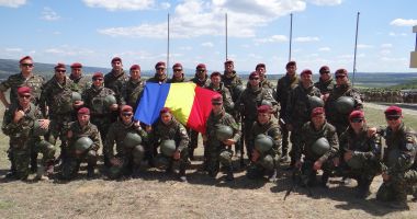 Elita Armatei României. Zi specială pentru PARAȘUTIȘTII MILITARI / Galerie Foto - 3