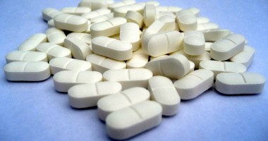 Stire din Sănătate : Atenție: Paracetamolul ne face praf ficatul!