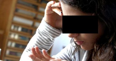 Stire din Social : ATENȚIE CE MEDICAMENTE LĂSAȚI LA ÎNDEMÂNA ADOLESCENȚILOR. "EXISTĂ RISC SUICIDAR!"