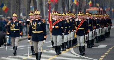 Stire din Social : Aproximativ 1.500 militari participă astăzi, 1 decembrie, la Parada Militară organizată cu ocazia Zilei Naţionale a României