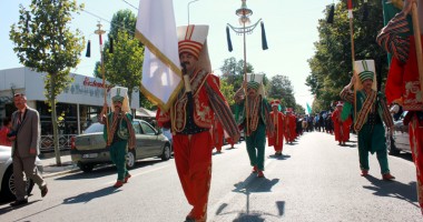 Paradă fastuoasă a costumelor tradiționale tătărești - 2