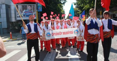 Paradă fastuoasă a costumelor tradiționale tătărești - 6