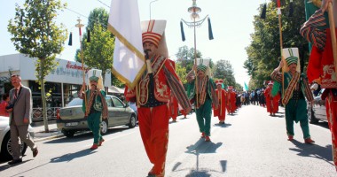 Paradă impresionantă  la ediția jubiliară  a Festivalului turco-tătarilor - 2