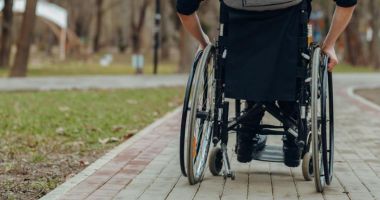Stire din Actualitate : Diagnosticat cu "junghi" la UPU, paralizat pe viață. Spitalul riscă daune de un milion de euro