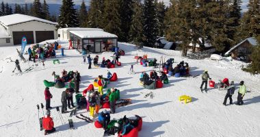 Stire din Social : Stațiunile Straja, Râușor și Parâng, asaltate de turiști
