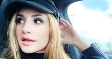 Stire din Actualitate : O tânără influencer a murit după ce a sărit cu parașuta: avea doar 21 de ani