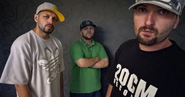 Stire din Social : ! Câştigă două vouchere de consumație, de câte 200 lei fiecare, pentru concertul Paraziții din Club Doors