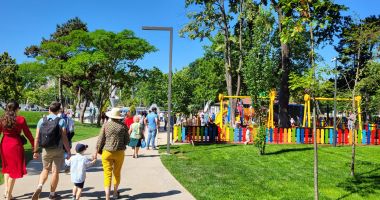 FOTO. Parcul de la Gară, inaugurat într-o atmosferă de basm: mascote, surprize, veselie, copii fericiți - 6