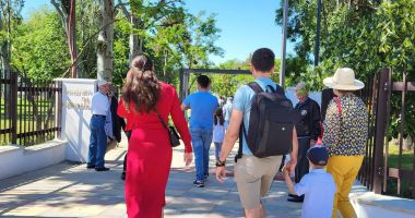FOTO. Parcul de la Gară, inaugurat într-o atmosferă de basm: mascote, surprize, veselie, copii fericiți - 7