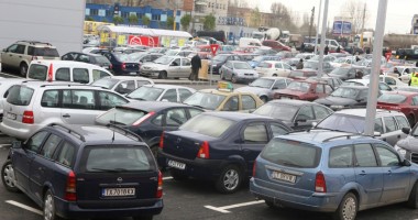 Stire din Eveniment : ATENȚIE MARE / Cum acționează hoții în parcările mall-urilor din Constanța