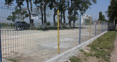 Stire din Social : Cum răsar blocurile pe parcările și spațiile verzi din Mamaia