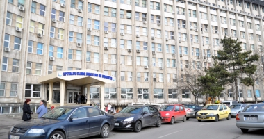 Stire din Sănătate : Medicii vor avea acces în parcarea spitalului cu cardul