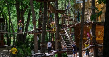 Distracție gratuită la Parcul de Aventură "Paradis Land"  pentru elevii de nota 10 - 5