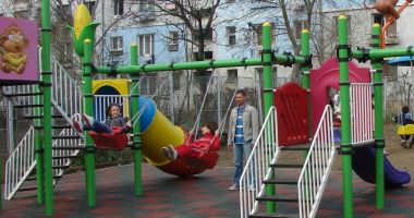 Stire din Politică-Administrație : Locuri de joacă pentru copiii din Constanța, în curs de amenajare