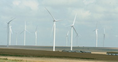 Stire din Economie : Producția centralelor eoliene s-a dublat în 2012