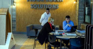 Parchet, pardoseli, mochete și tapet, toate într-un singur showroom - 6