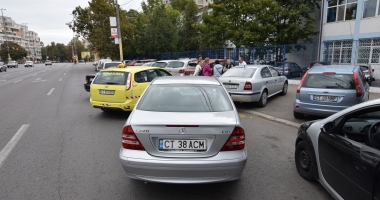 Când nesimțirea încalcă legea / Un întreg bulevard, transformat în loc de parcare - 2