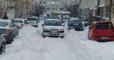 GALERIE FOTO / "Parchez ca un Bou", ediția de iarnă. Autobuze blocate, parcări pe trecerea de pieton și alte "minunății" - 3