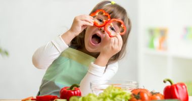 Stire din Sănătate : Alimentaţia copilului este importantă şi pentru creşterea părului