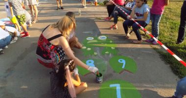 Stire din Social : Au dat frâu liber imaginației. Parcul din cartierul Poarta 6, readus la viață