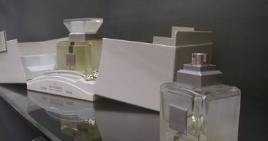 Parfumuri contrafăcute în valoare de aproximativ 15.000 lei, confiscate de polițiști