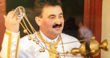 Stire din Cultură-Educație : "Paștele înseamnă ziua în care aflăm «DE CE»"