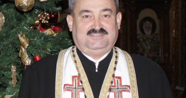 Stire din Cultură-Educație : Părintele Marius Moșteanu, duhovnicul care zâmbește mereu