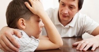 Stire din Cultură-Educație : Părinții se revoltă public împotriva schimbărilor din învățământ