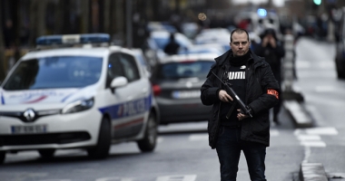 Stire din Social : Un suspect jihadist cu probleme psihice a fost arestat la Paris