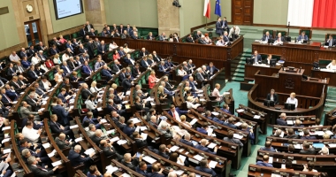 Stire din Actualitate : Parlamentul polonez va evalua compensațiile de război cerute Germaniei