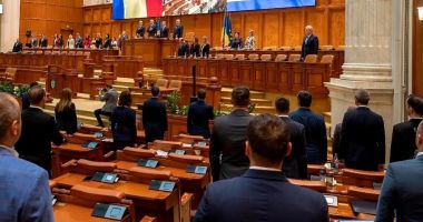 Stire din Actualitate : Şedinţă solemnă. Guvernul îşi asumă răspunderea pe legea pensiilor magistraţilor