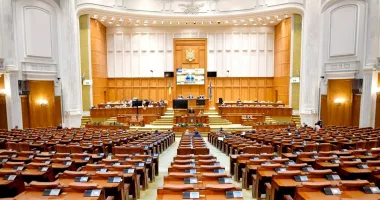 Stire din Politică-Administrație : Moțiunea de cenzură va fi citită miercuri în plenul comun