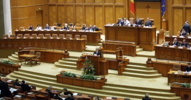 Stire din Politică-Administrație : Deputații și-au ales noul Birou Permanent