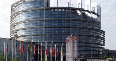 Stire din Actualitate : Parlamentul European cere implicare mai mare în combaterea EBOLA