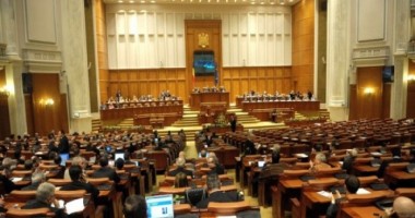 Stire din Politică-Administrație : 90 de chiulangii la prima ședință  a Camerei Deputaților în noua formulă