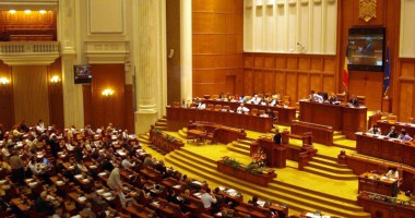 Stire din Politică-Administrație : Parlamentarii ar putea acorda o nouă zi liberă pentru angajați