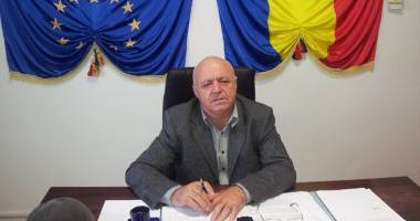 Stire din Politică-Administrație : "Parlamentarii ar trebui să-și limiteze mandatele și pentru ei"
