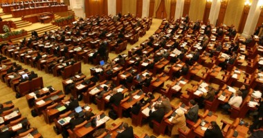 Stire din Politică-Administrație : Deputatul aflat în greva foamei a dormit în Parlament