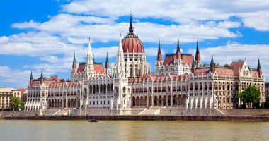 Stire din Actualitate : Parlamentul de la Budapesta adoptă o lege care încurajează natalitatea
