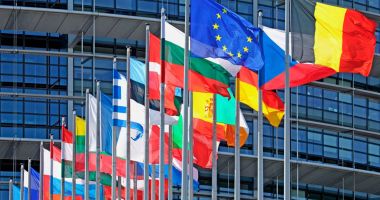 Stire din Actualitate : Parlamentul European suspendă accesul vizitatorilor timp de trei săptămâni