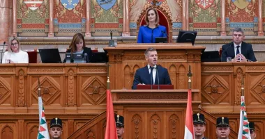 Parlamentul ungar lucrează la foc continuu pentru a dezrădăcina mafia lui Viktor Orban