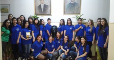 Stire din Cultură-Educație : Parlamentul European în varianta elevilor se adună la Colegiul Pedagogic