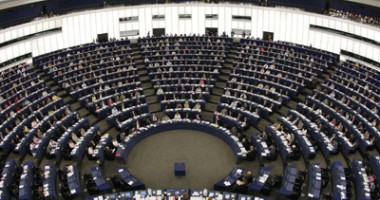 Stire din Politică-Administrație : Europarlamentarii și-au primit certificatele